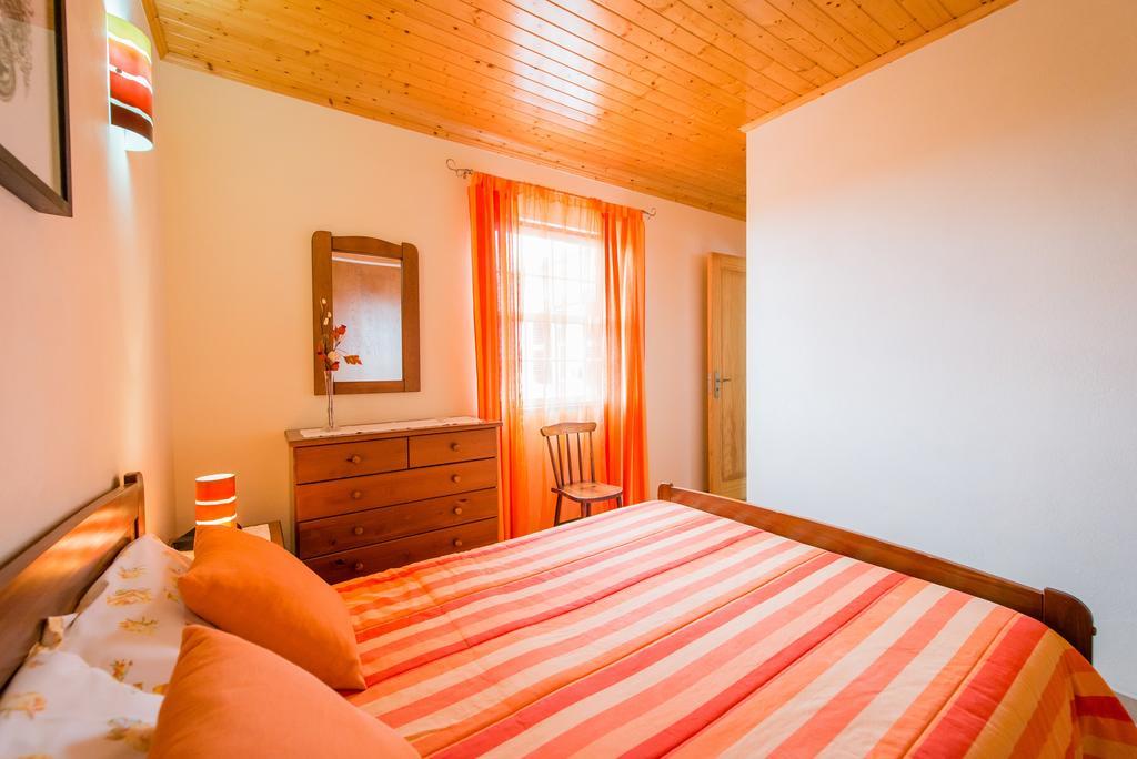 Adega Pedra Do Lagar Villa Calheta de Nesquim ภายนอก รูปภาพ